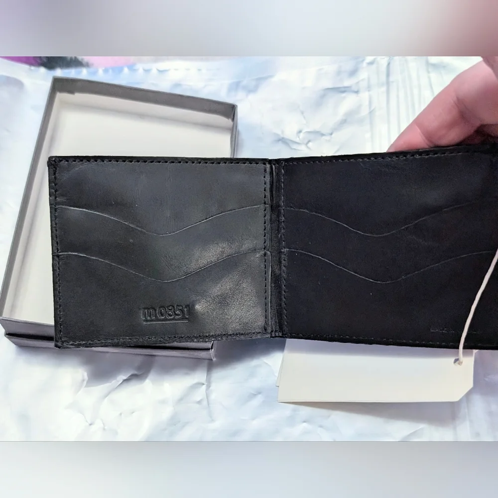 Nwt M0851 Mens Genuine Leather Bi Fold Wallet In Original Box ☑️ - Picture 5 of 12